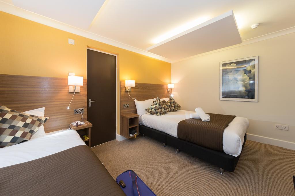 Triple Room with Private Bathroom