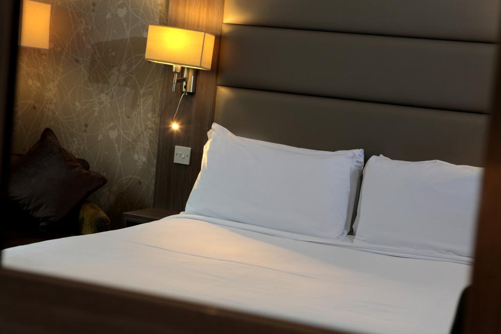 Family Room,1021460401:JPEG