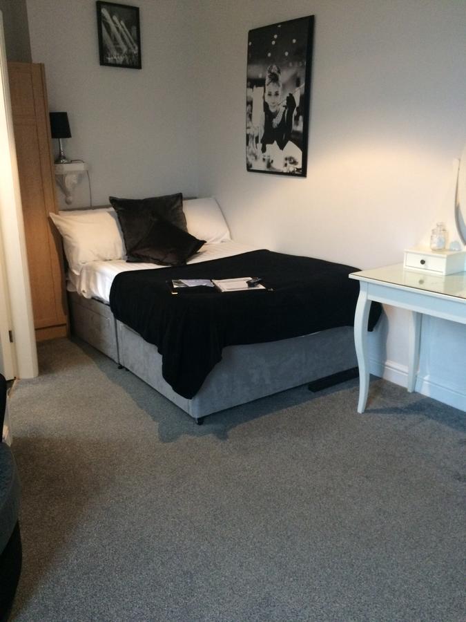 Single Room,507889260:JPEG