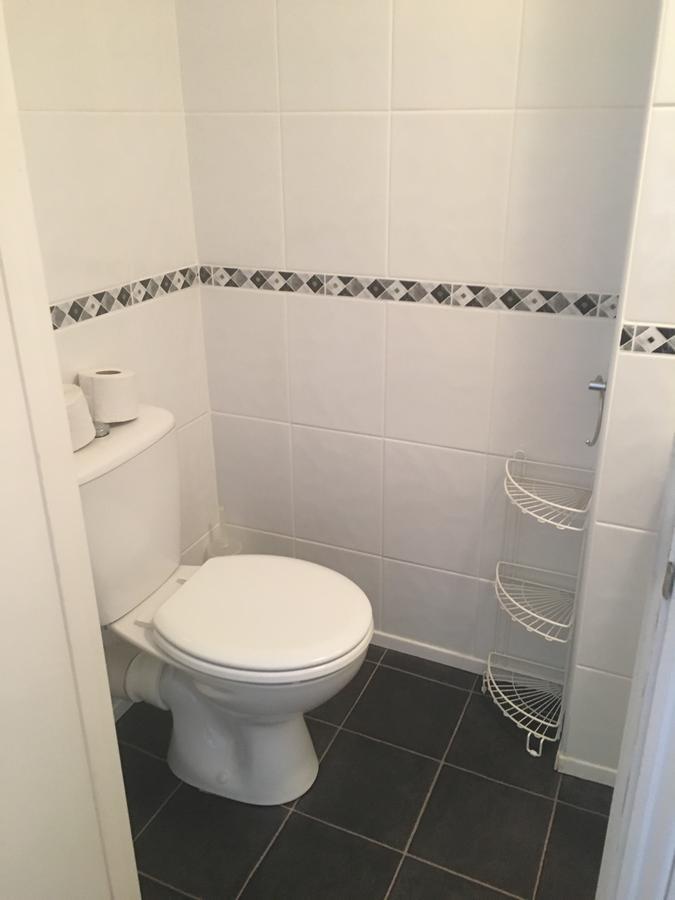 Single Room,694221033:JPEG