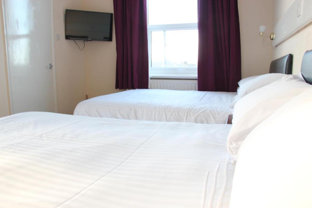 Family Room,51206878:JPEG