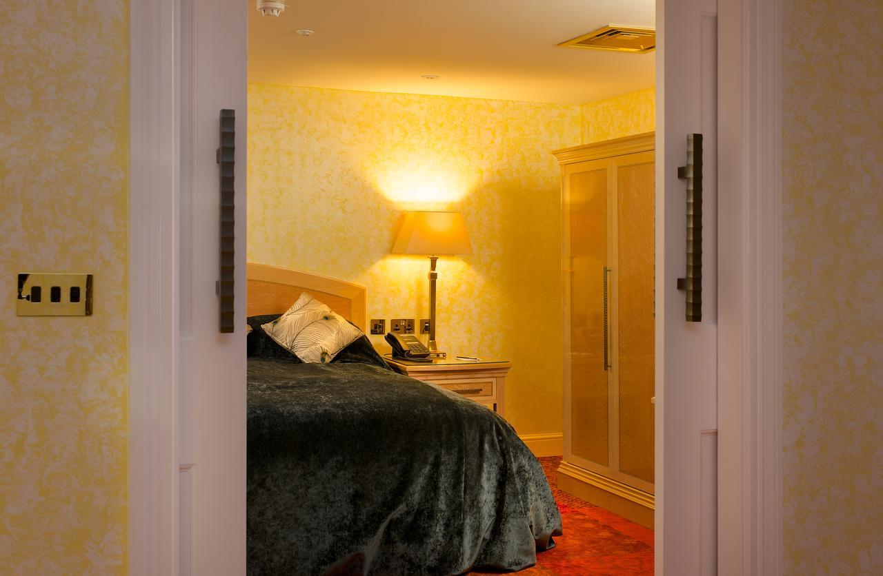 Superior King Suite,517573365:JPEG