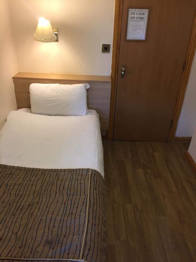 Single Room with Shared Bathroom,520130967:JPEG