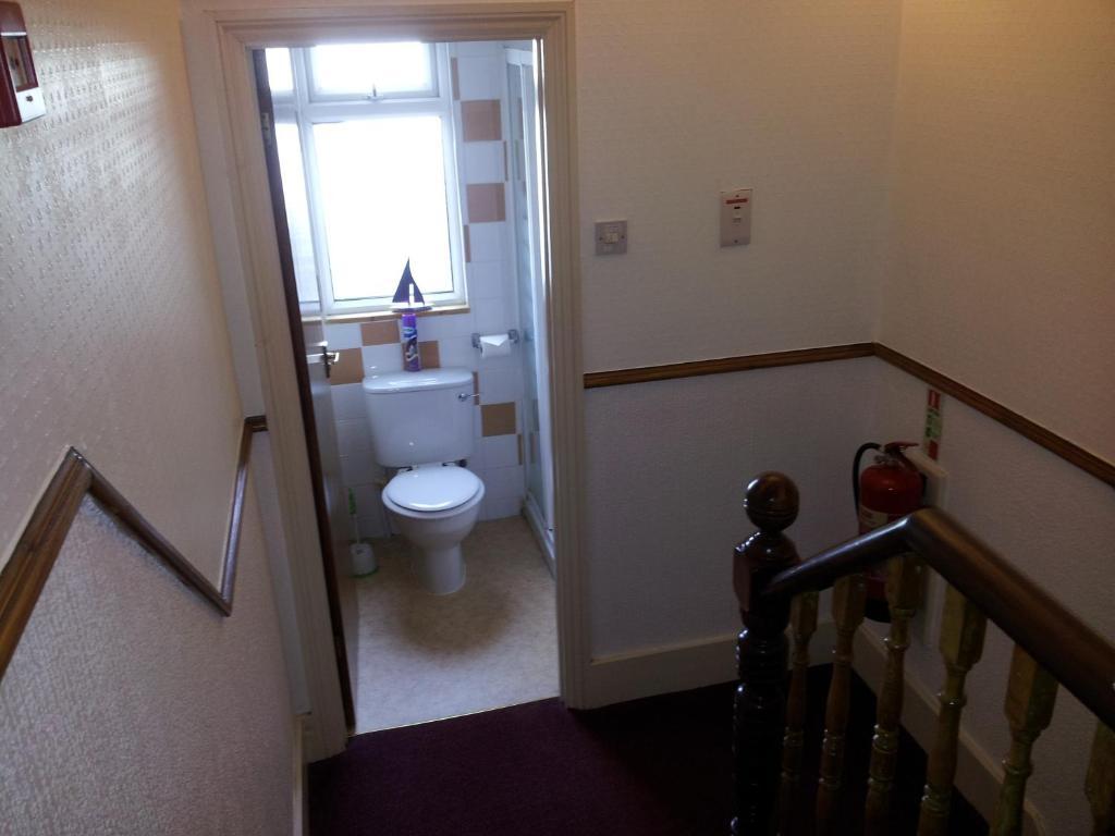 Single Room with Private External Bathroom,188503331:JPEG