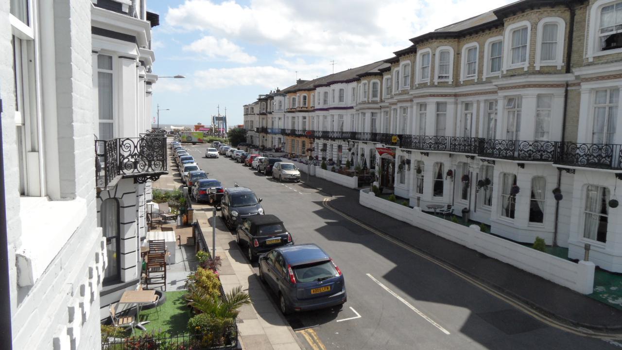 Standard Family Room,1005321607:JPEG