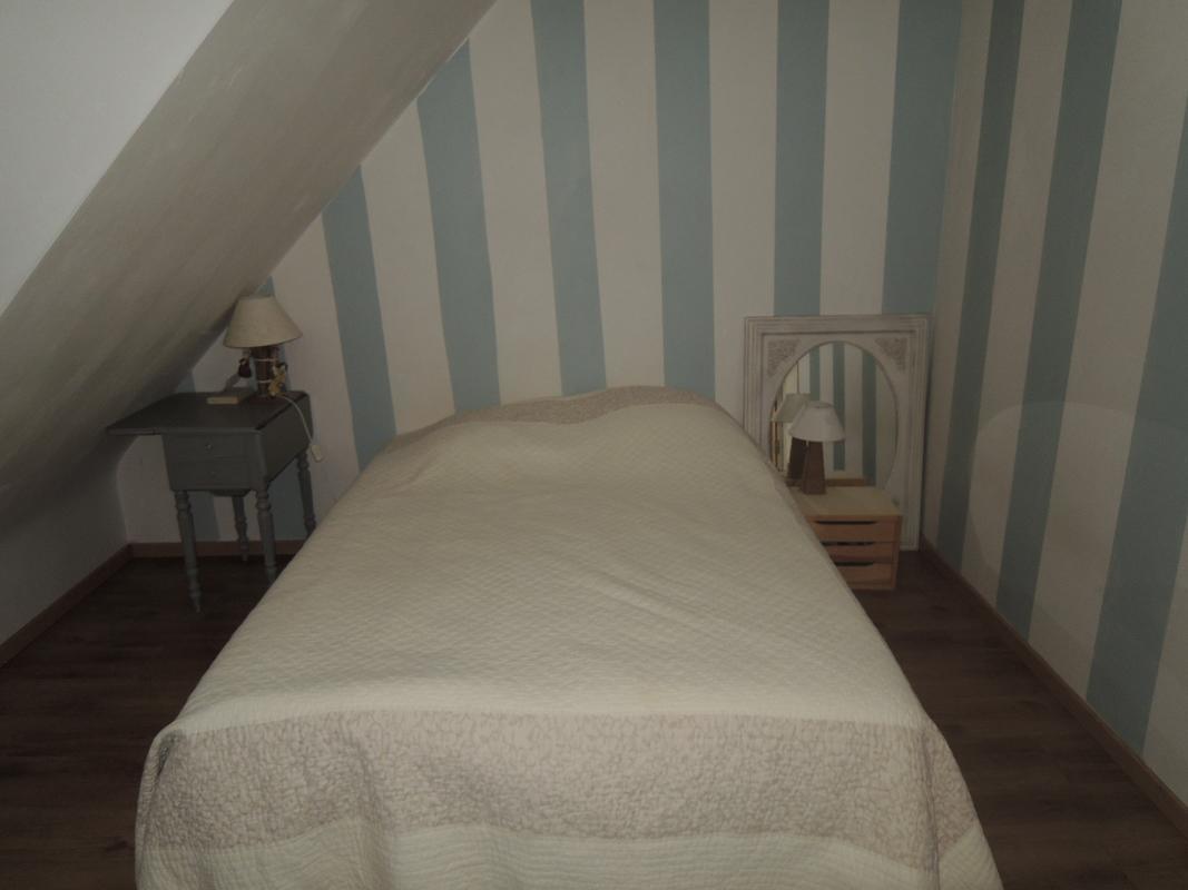 Single Room,549932409:JPEG