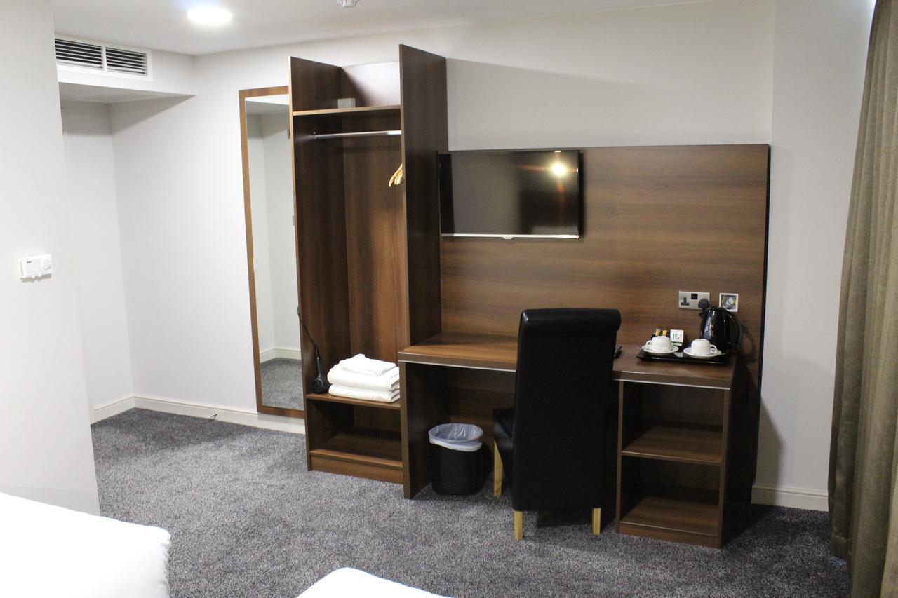 Standard Family Room,790035426:JPEG