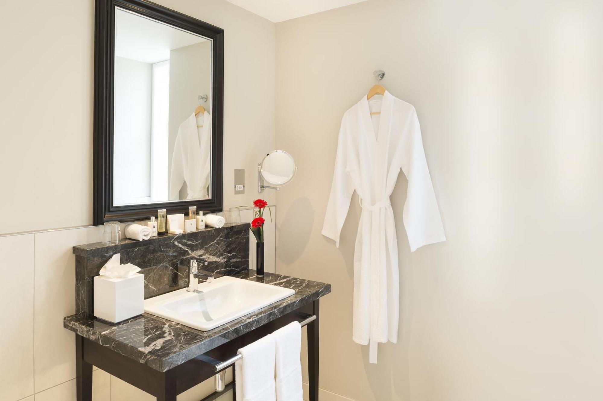 Luxury Family Room,1274119273:JPEG