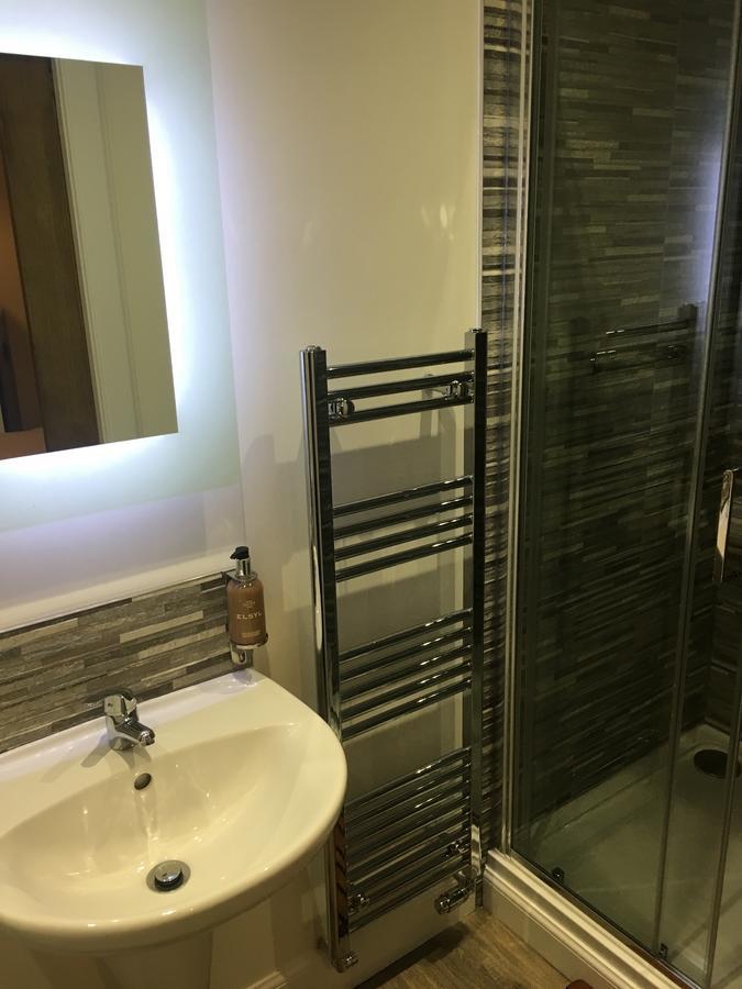 Deluxe Double Room with Shower,573097557:JPEG