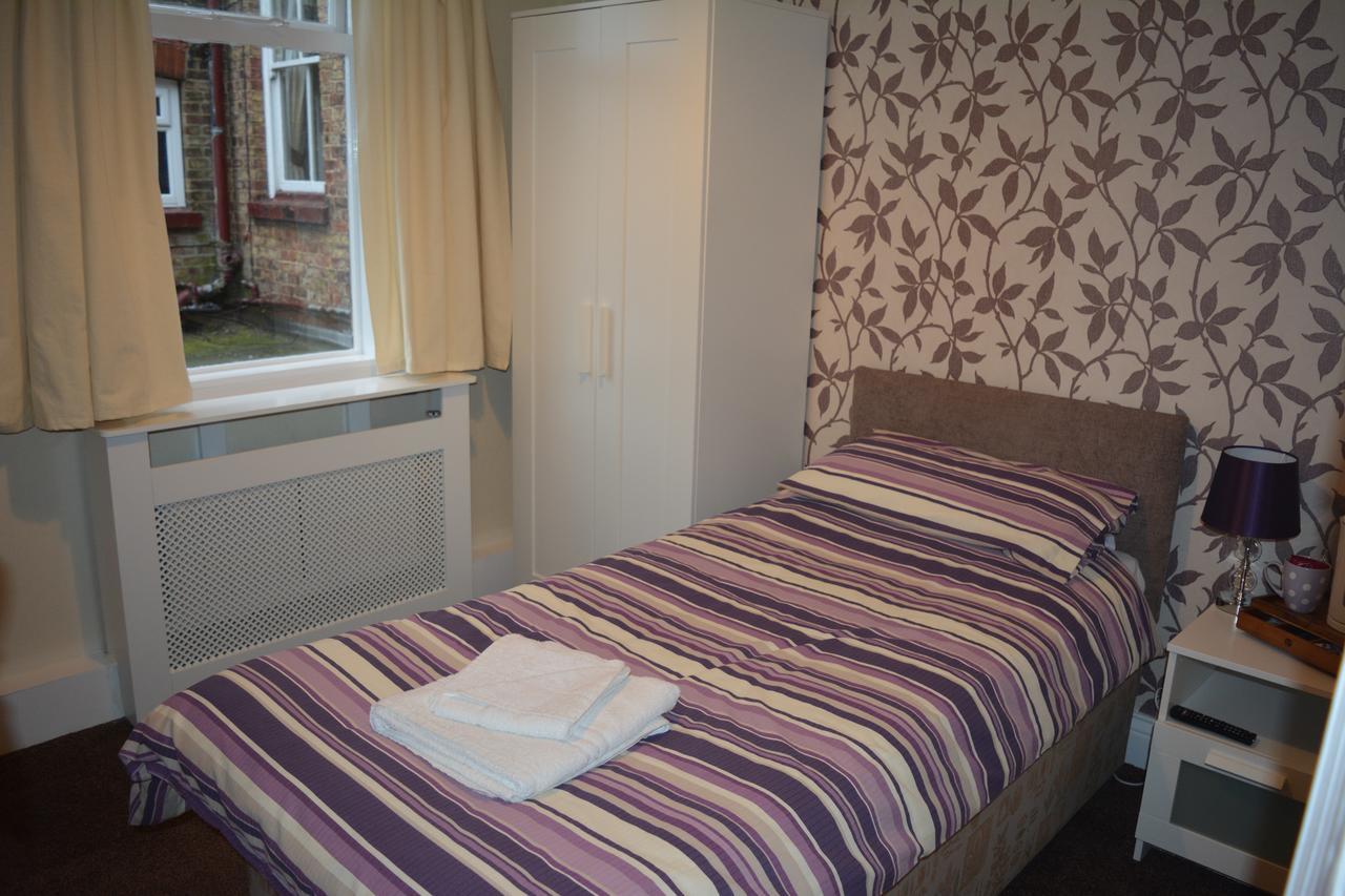 Single Room with Shower,579110295:JPEG