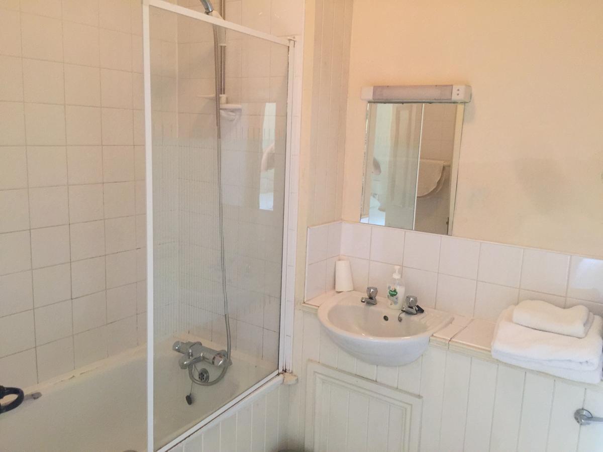 Double Room Private Bathroom,596756034:JPEG