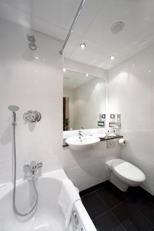 Standard Queen Room,263607861:JPEG