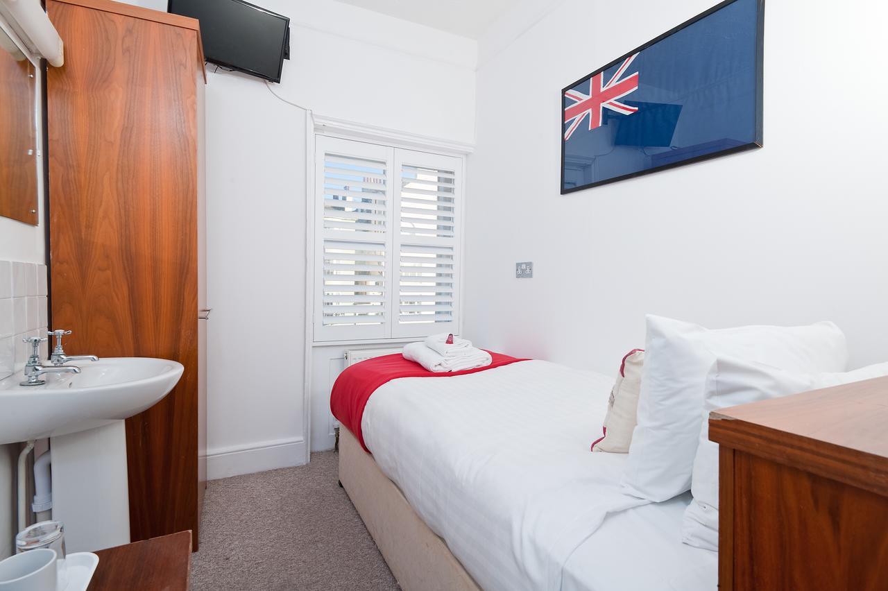 Single Room with Private External Bathroom