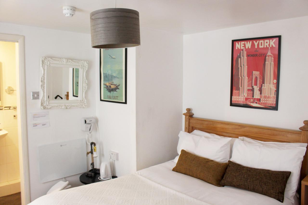 Compact Double Room,929373400:JPEG