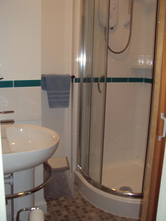 Family Room with Private Bathroom,742821736:JPEG