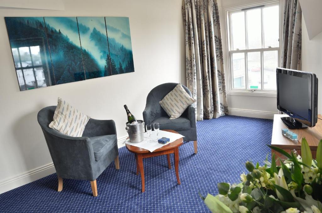 Suite,701017204:JPEG