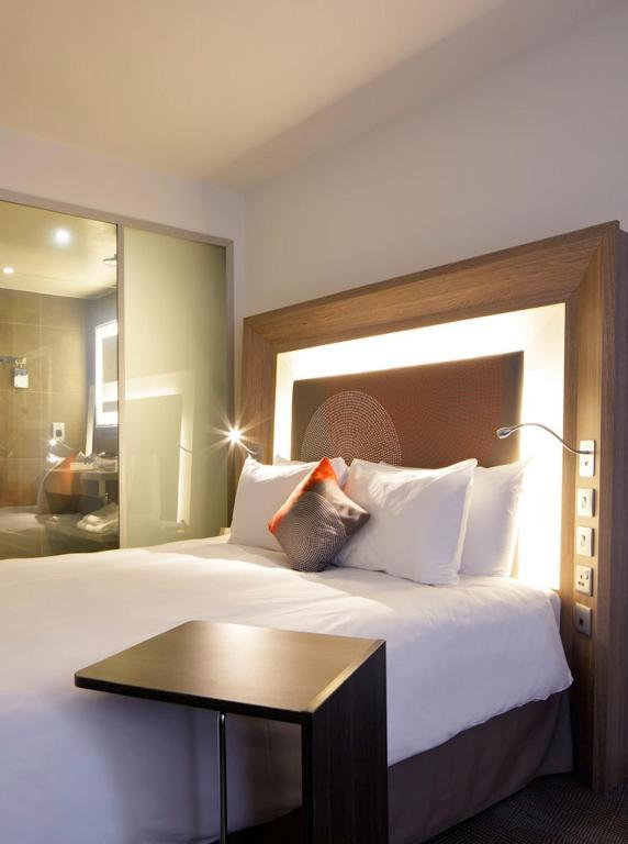 Executive Room with 1 Queen bed,563489451:JPEG