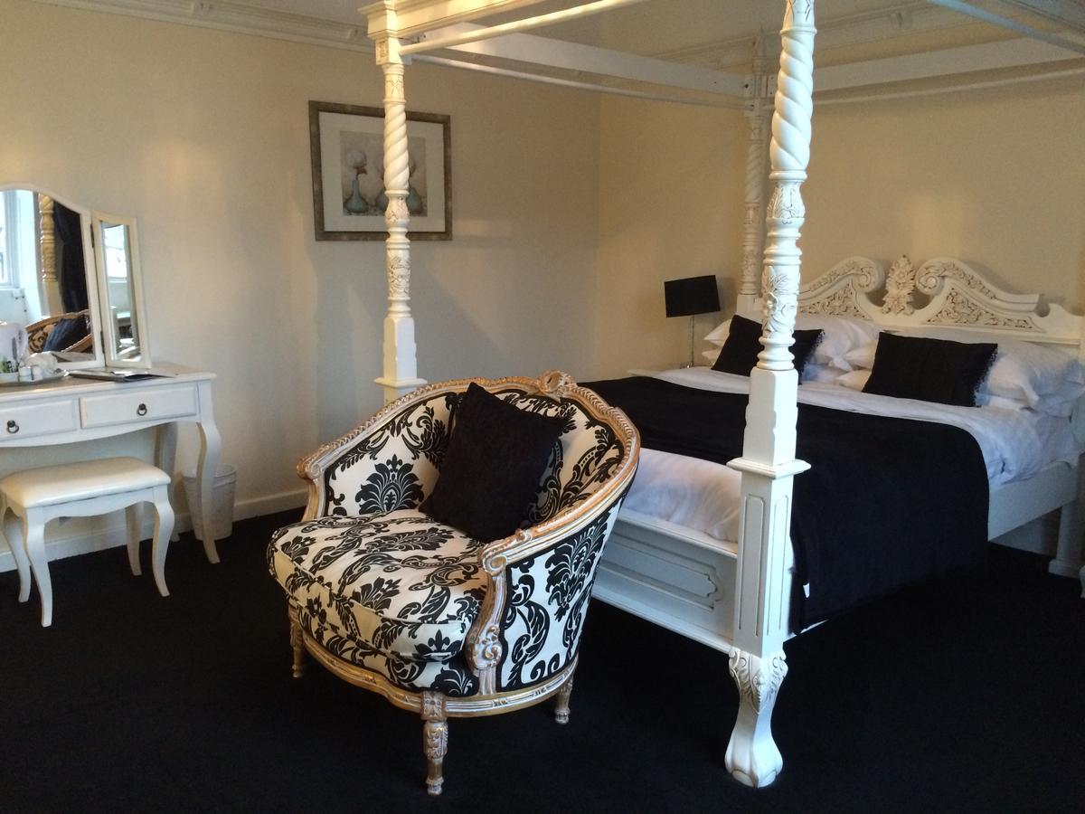 Superior Double Room Ensuite with Bath,641535450:JPEG