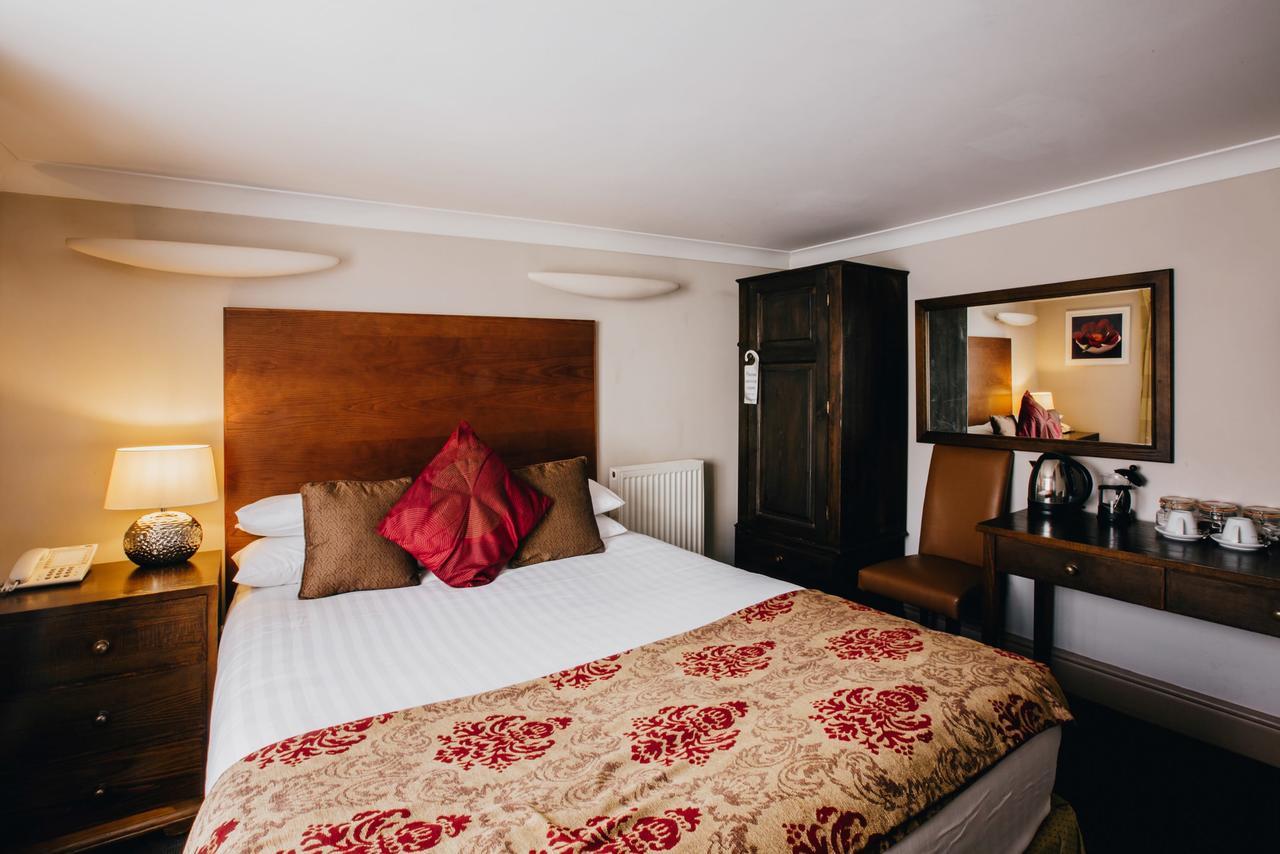 Small Double Room,663681057:JPEG