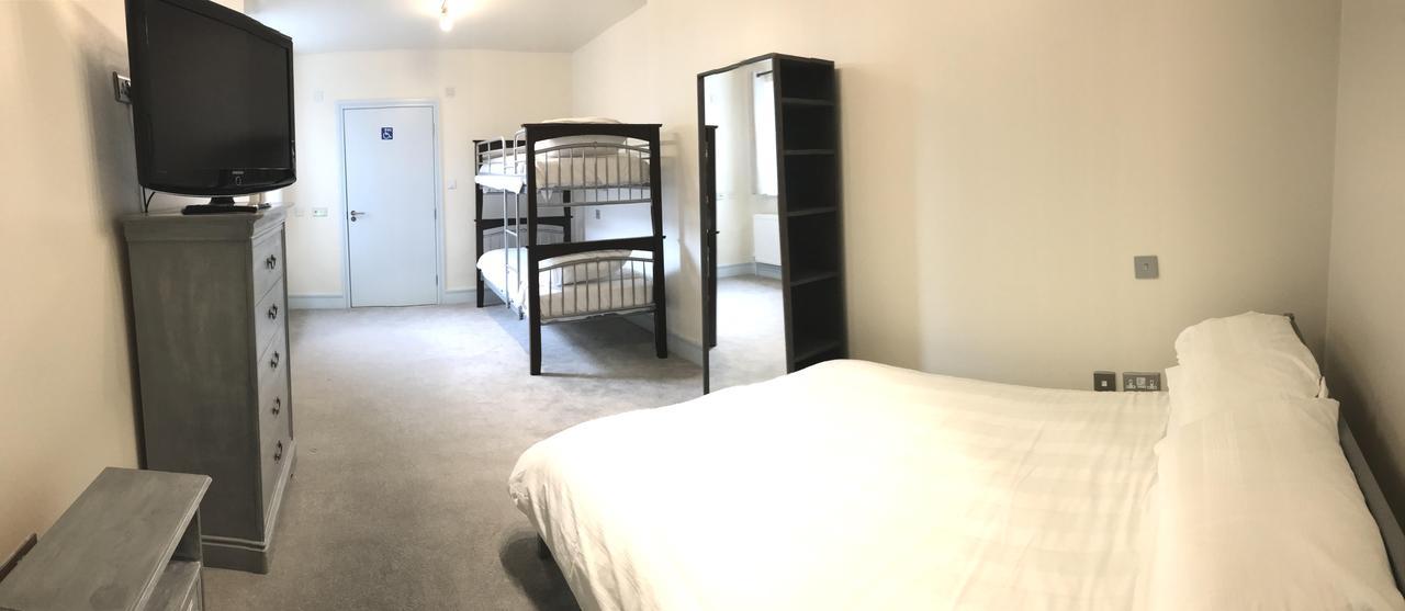 Deluxe Family Room with Private Bathroom,695651436:JPEG