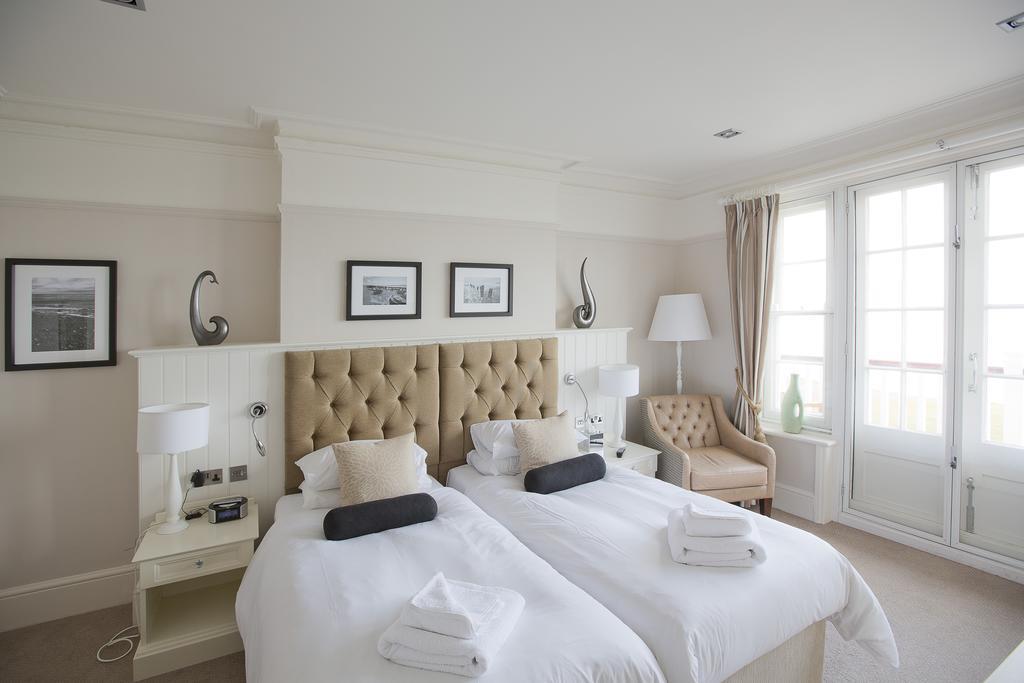 Superior Twin Room with Balcony & Sea View,121343424:JPEG