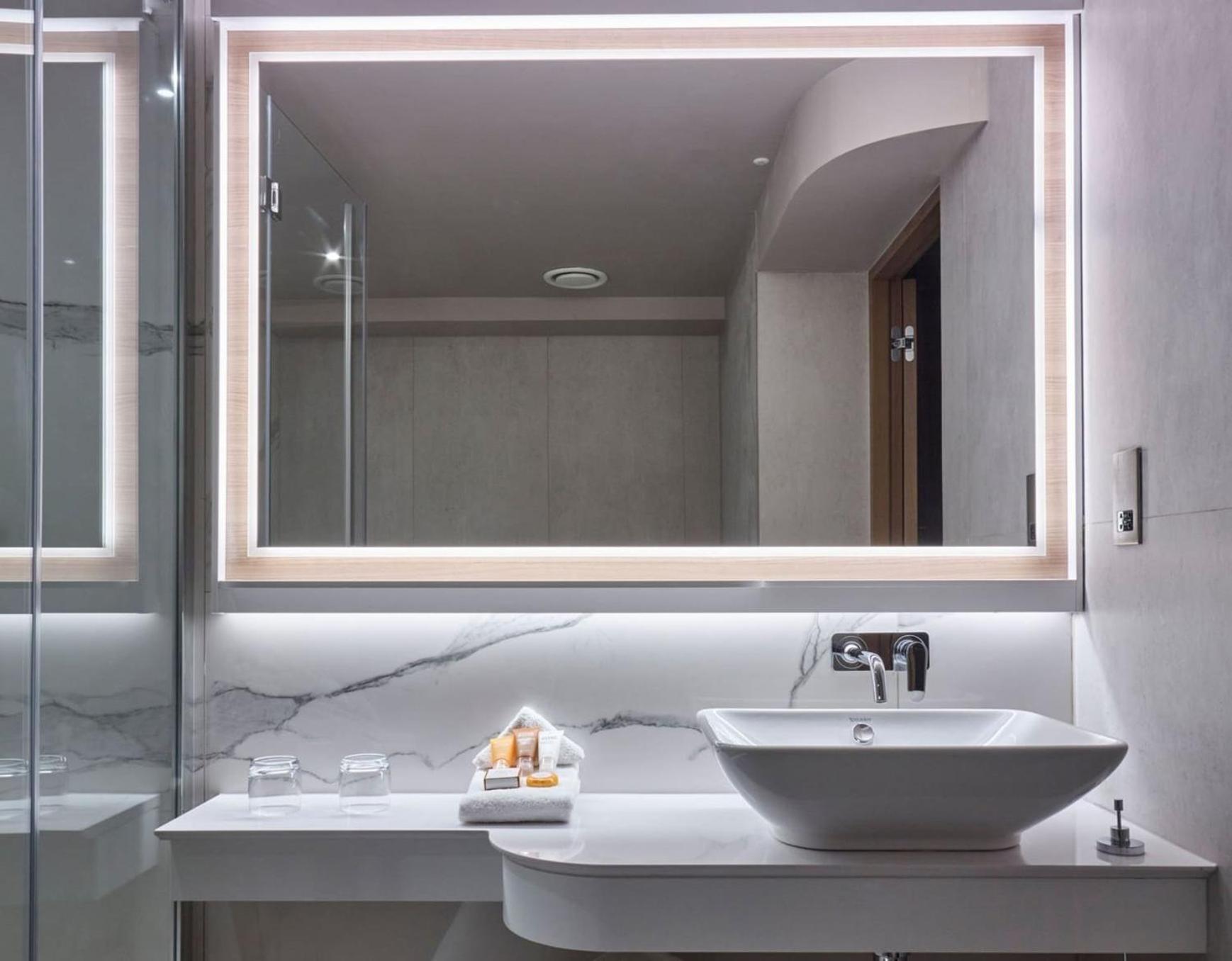 Club Room,1597561310:JPEG