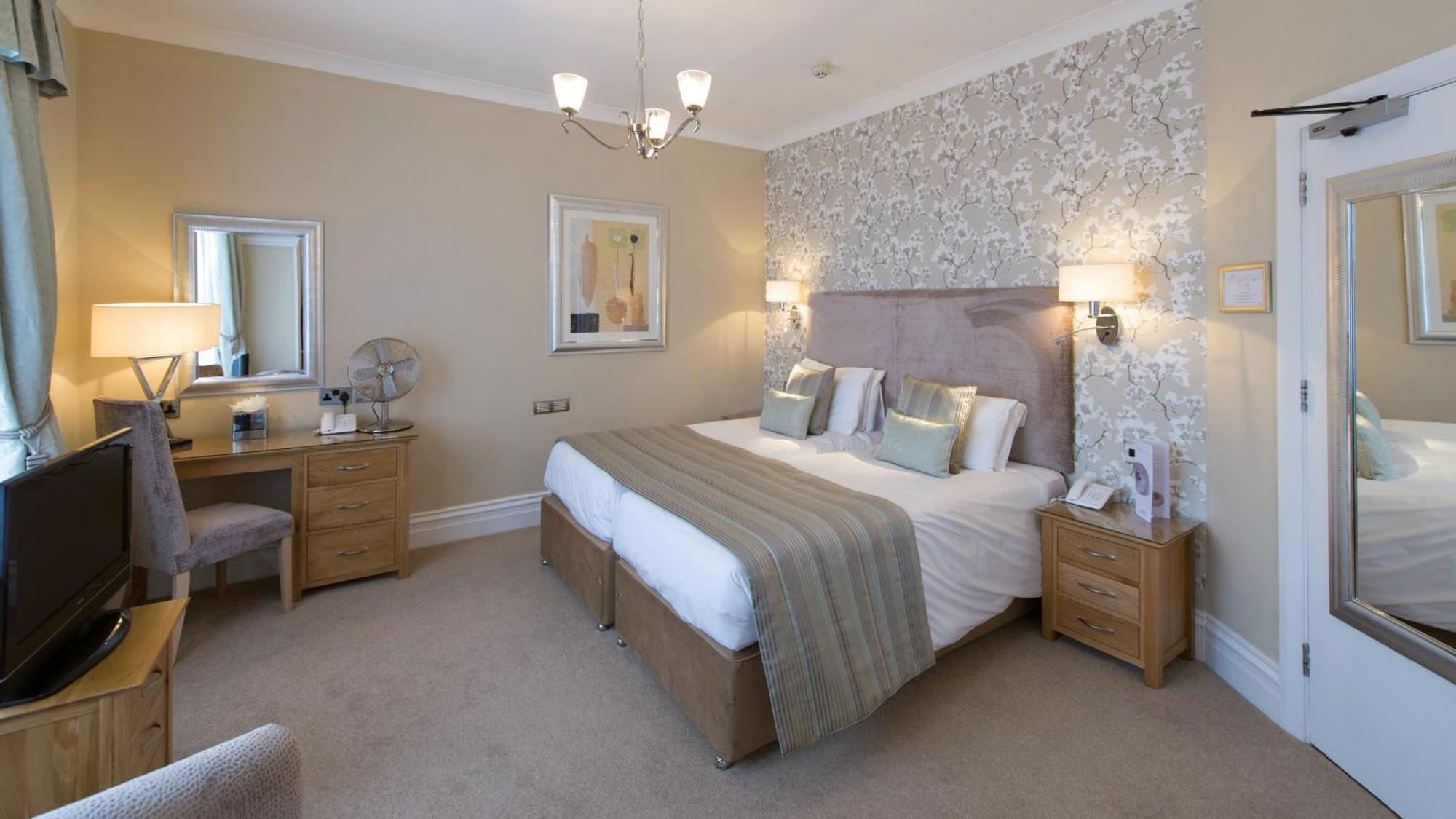 Superior Twin or Double Room,678641496:JPEG