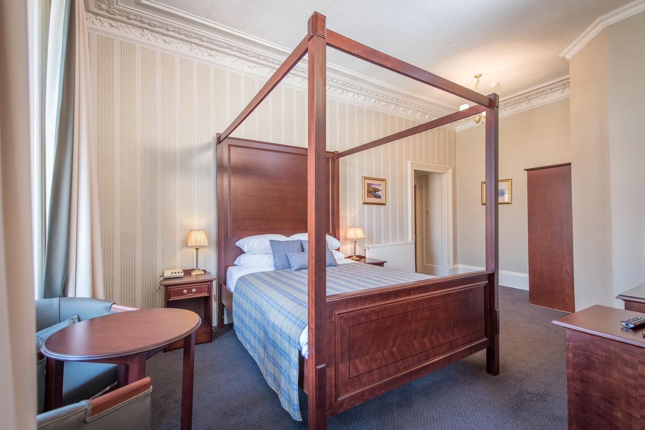 Double Room Four Poster Bed,695560239:JPEG