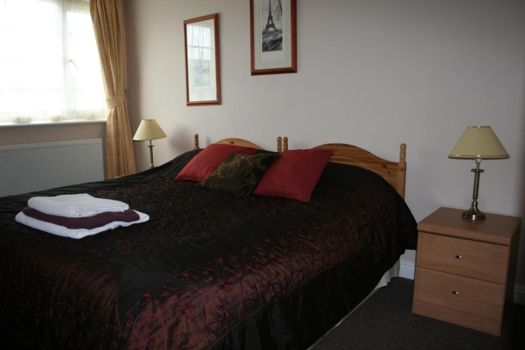 One-Bedroom Apartment Self Catering,917813584:JPEG