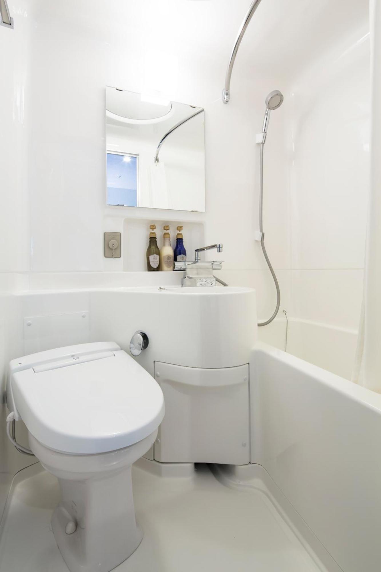Twin Room with Bathroom