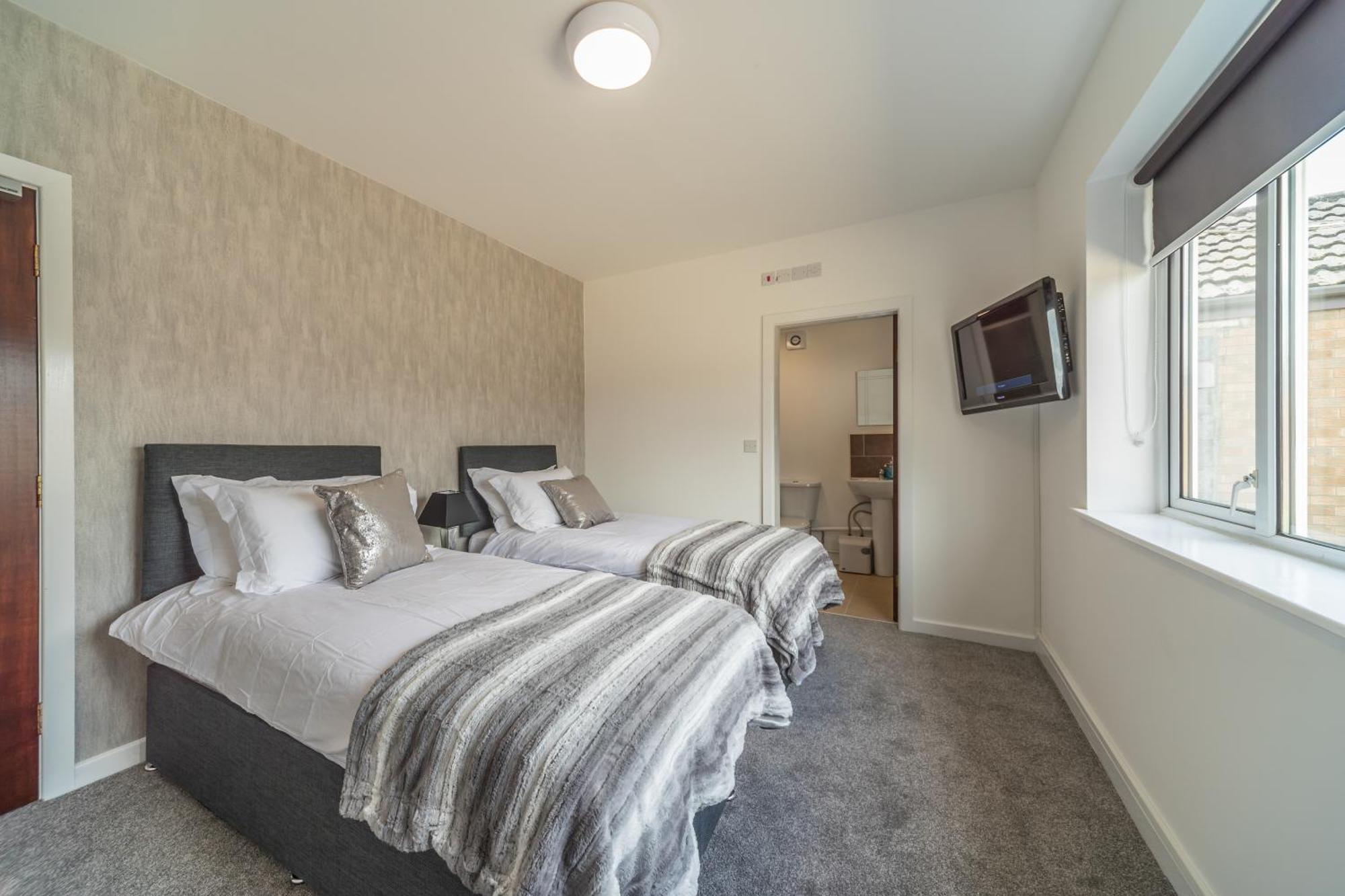 Twin Room,526564065:JPEG