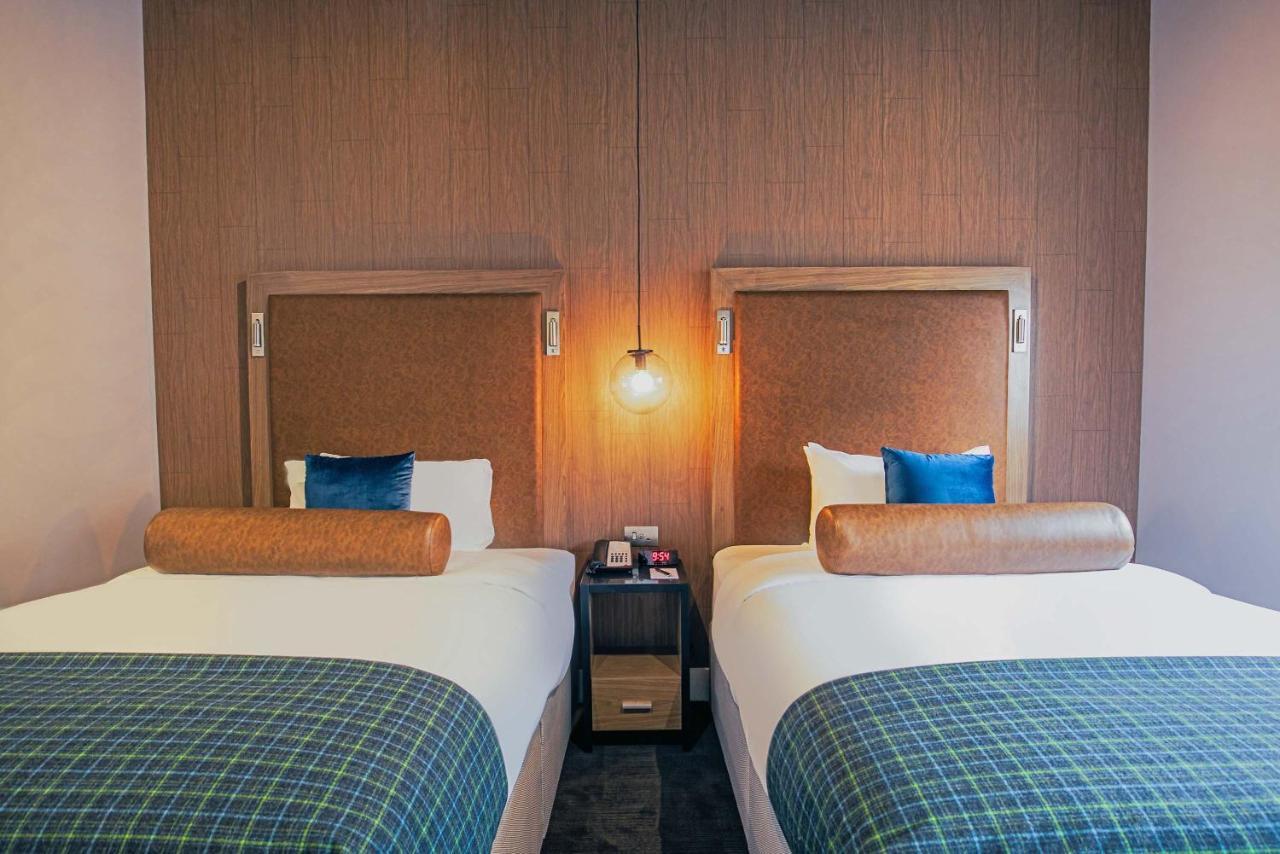 Twin Room, 2 Double Beds,1327086869:JPEG