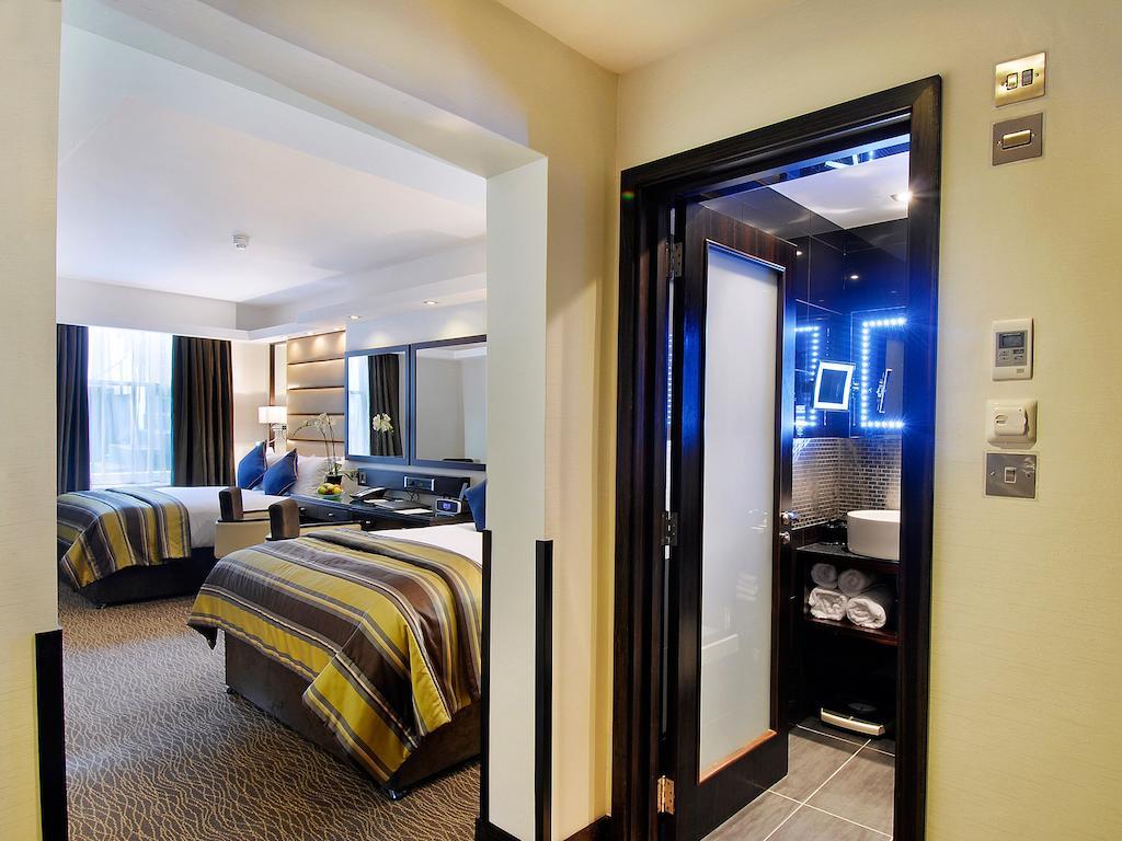 Hyde Park Triple Room,1539219781:JPEG