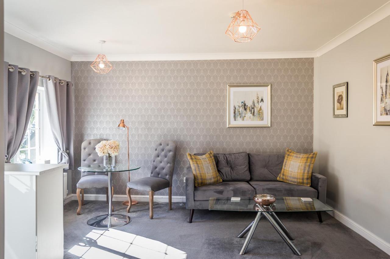 Superior One-Bedroom Apartment,728710528:JPEG