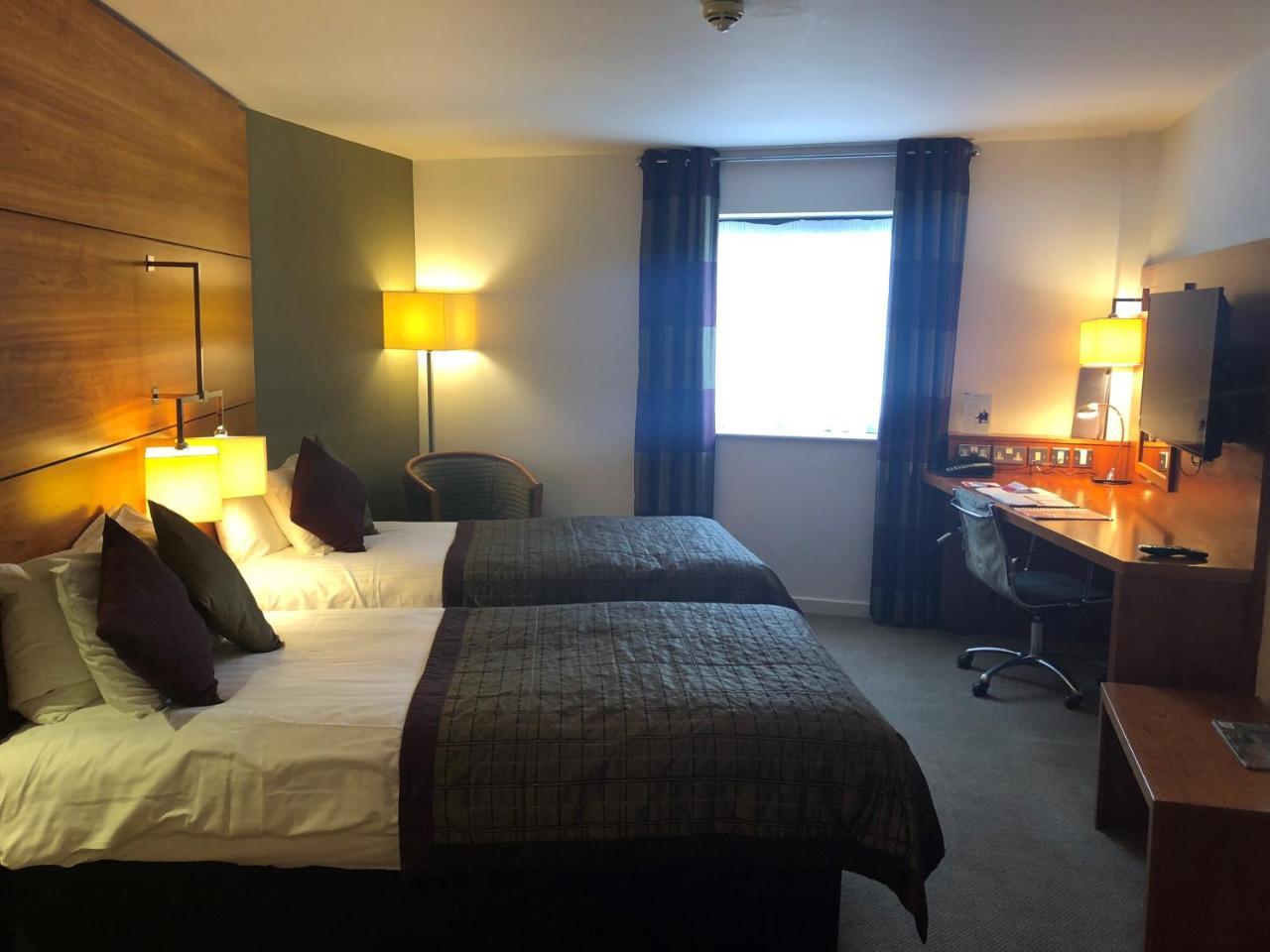 Twin Room with Two Twin Beds, Non-Smoking,699228789:JPEG