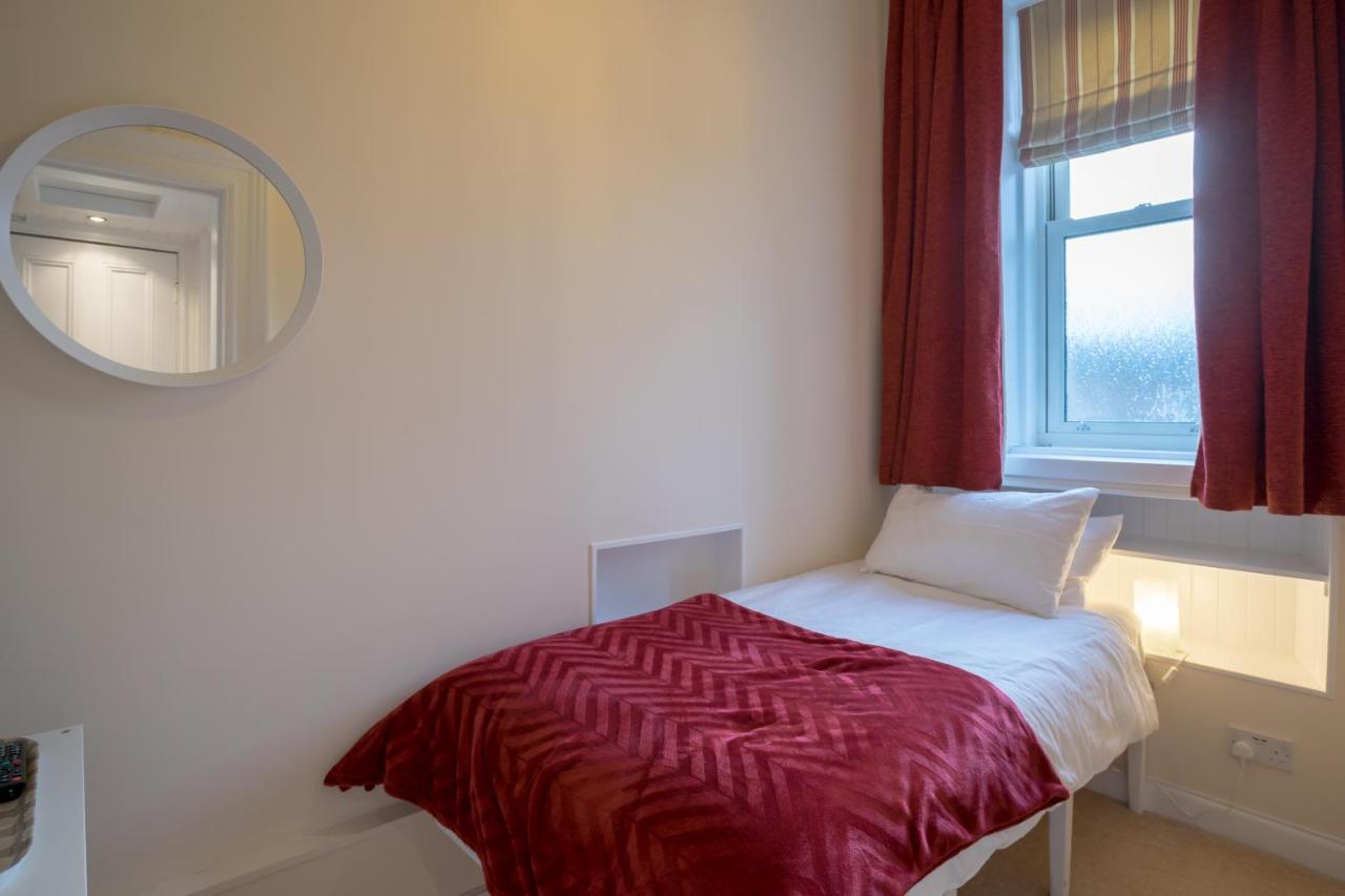 Single Room with Shower,744127381:JPEG