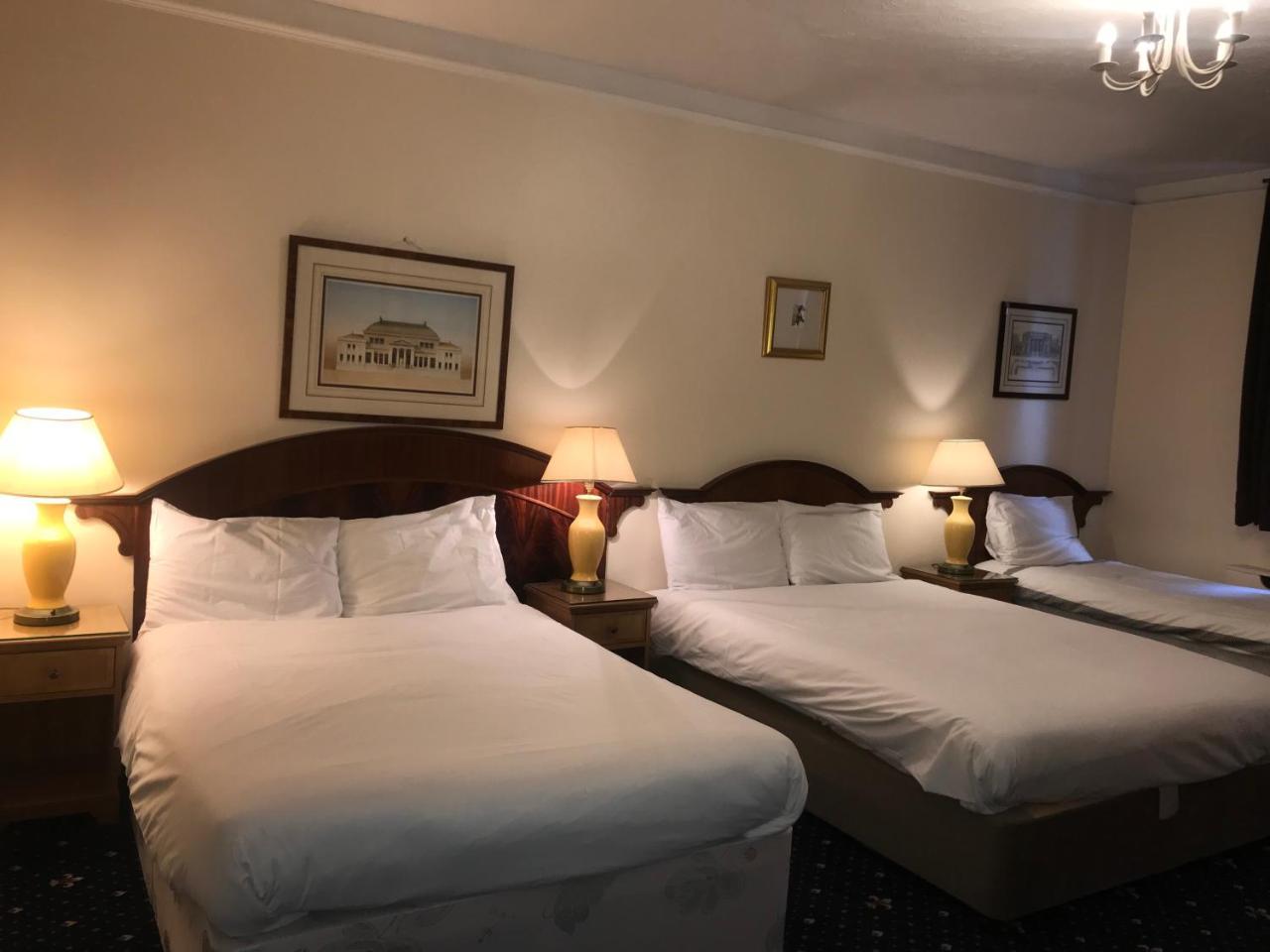 Family Room with Bath,753196250:JPEG