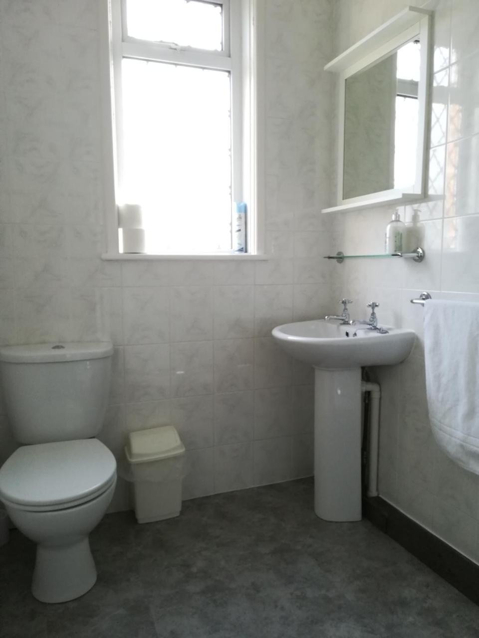 Single Room with Shared Bathroom