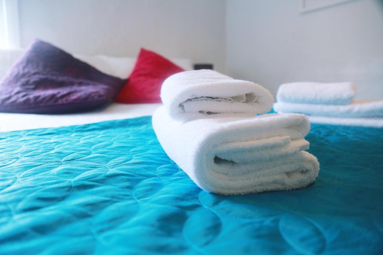 Small Double Room,758623588:JPEG