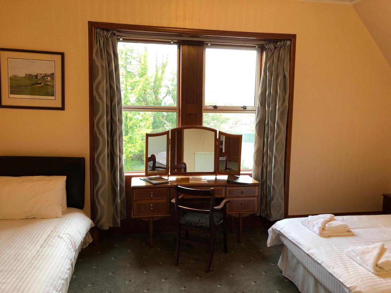 Double or Twin Room,759435431:JPEG