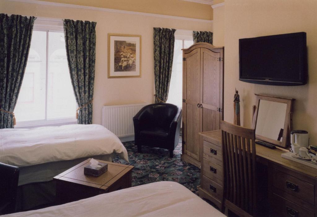 Family Room,1580169088:JPEG