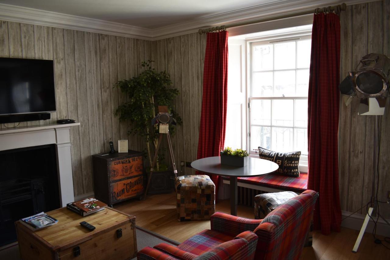 Two-Bedroom Apartment,761520973:JPEG