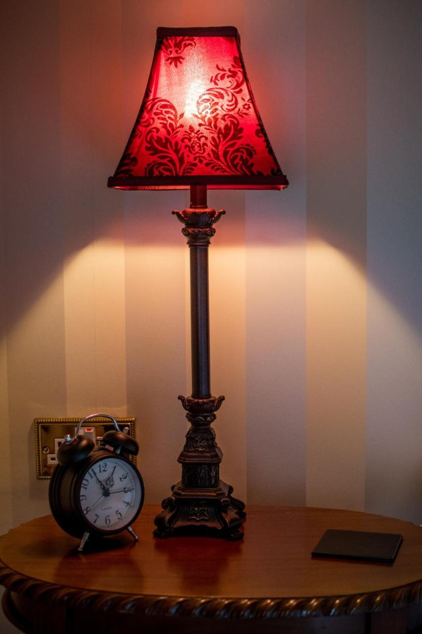 Double Room with Four Poster Bed,1041108589:JPEG