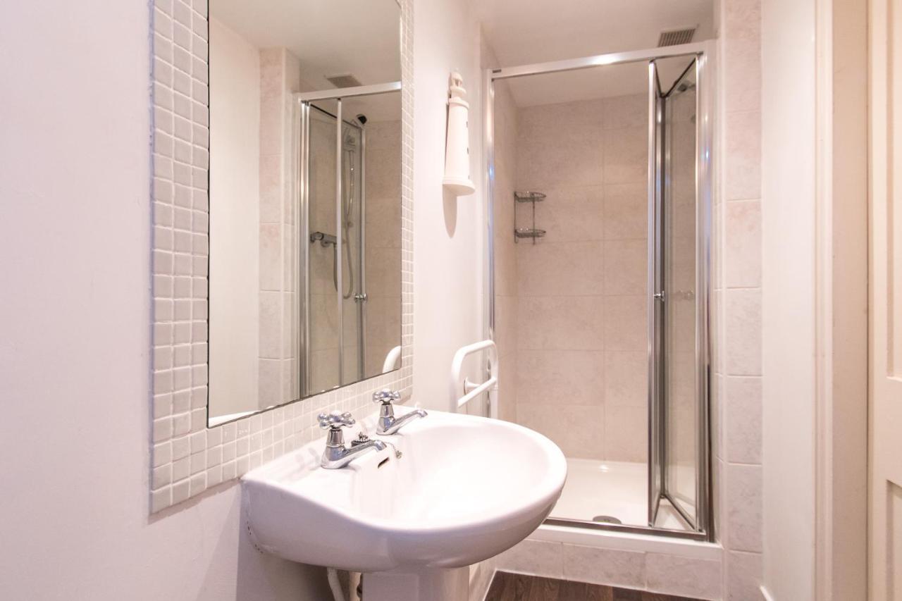 Small Double/Superior Single Room,1258294864:JPEG