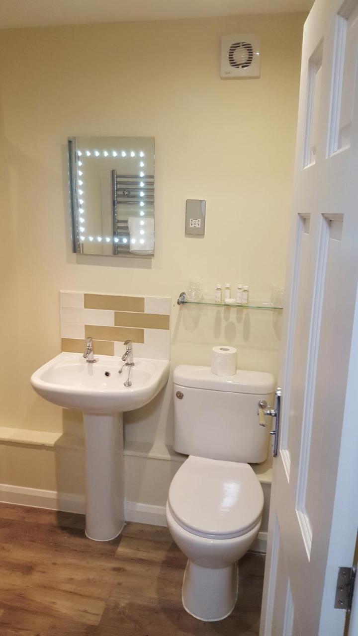 Small Double Room Bath Only,1445287786:JPEG