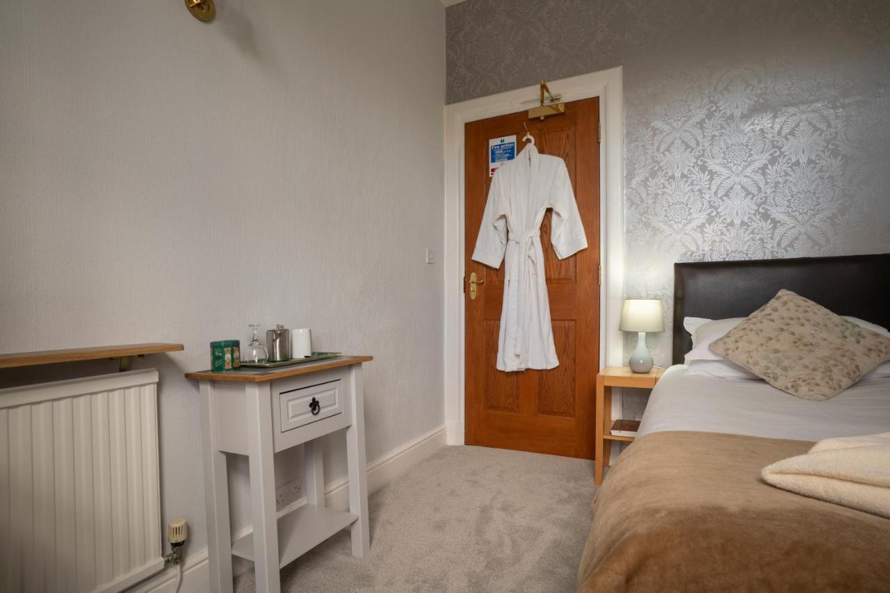 Single Room with Private External Bathroom,762705391:JPEG