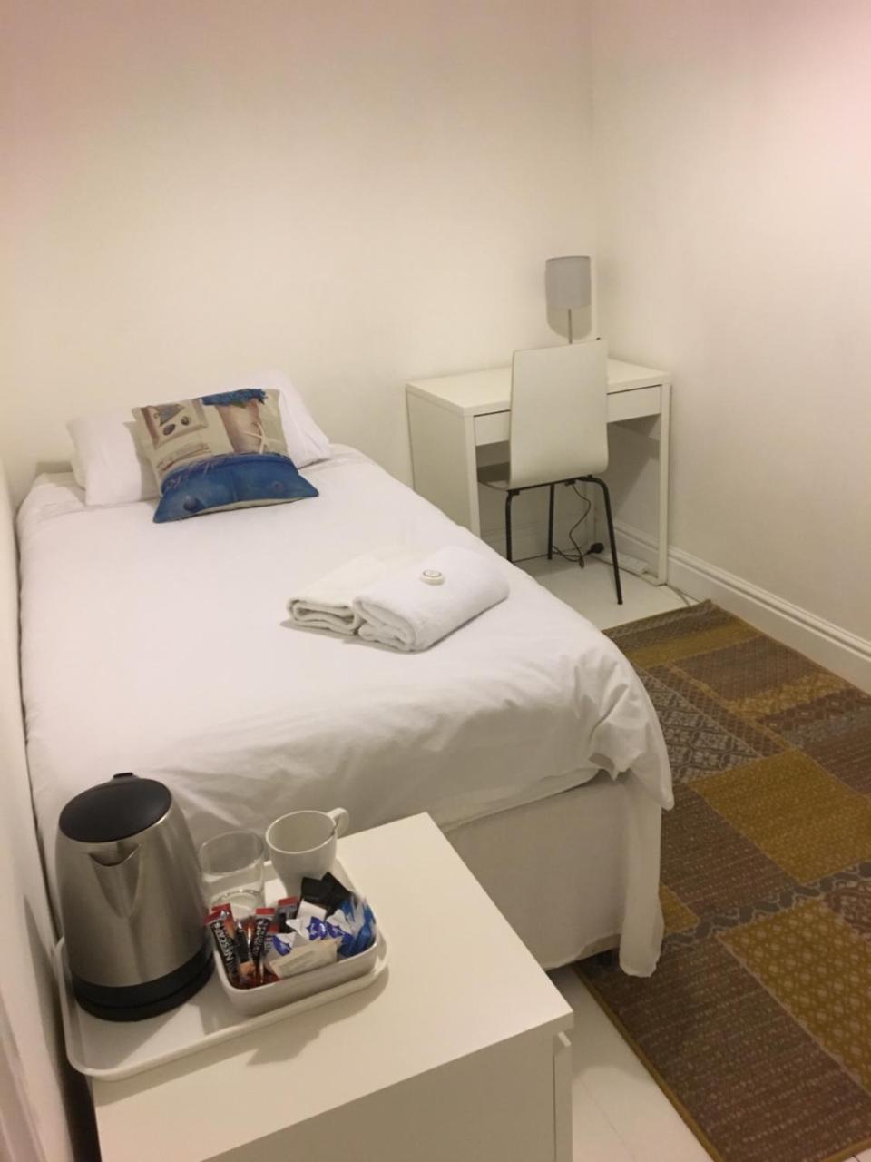 Single Room with Shower,762836689:JPEG