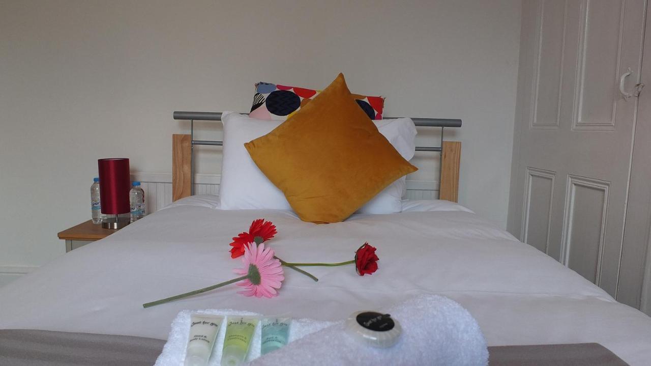En-Suite Large Double Room,775571671:JPEG