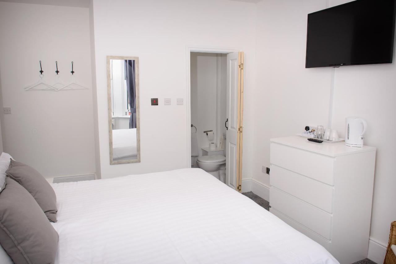 Double or Twin Room with Private Bathroom