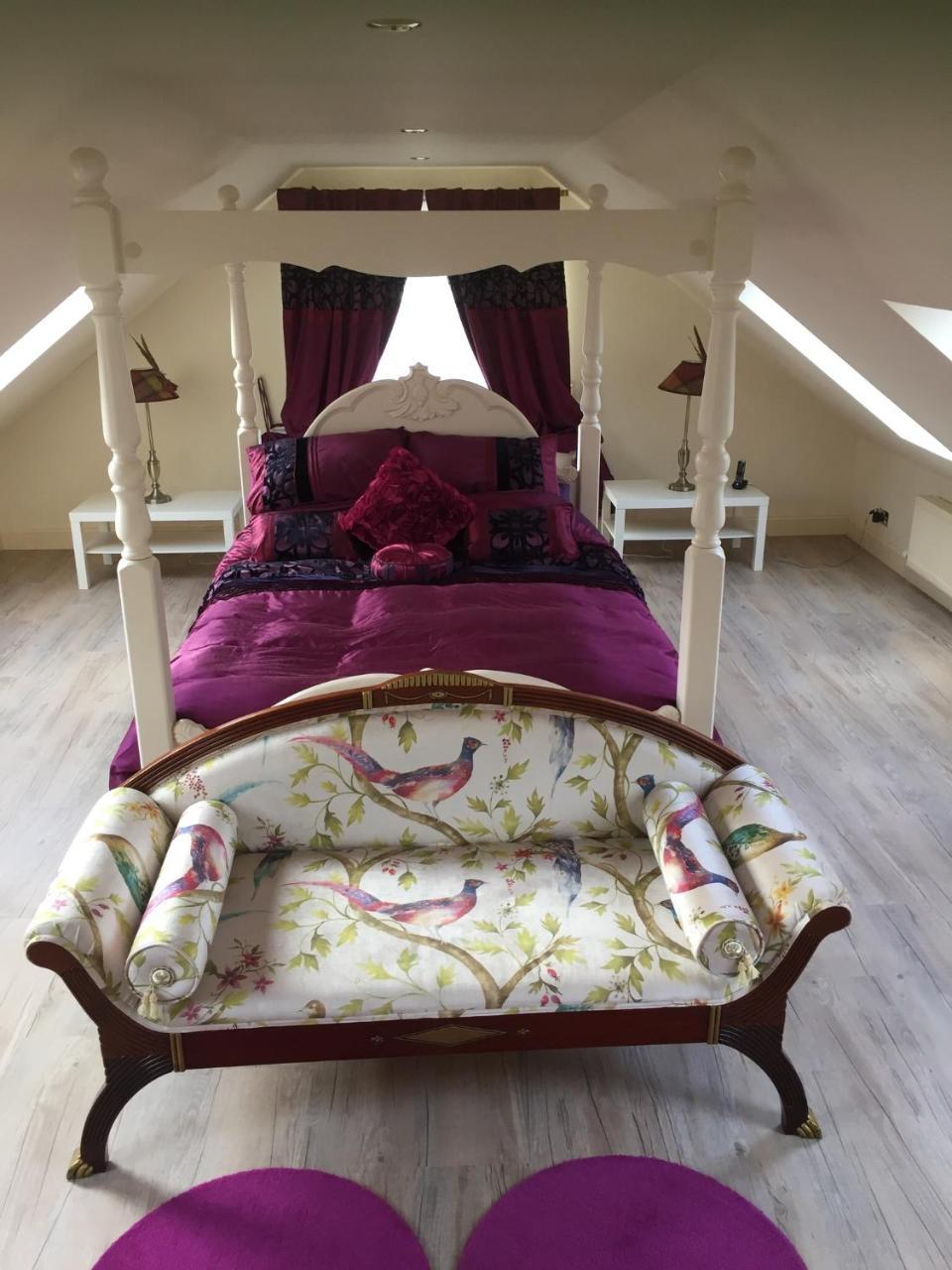 Deluxe King Suite,776483380:JPEG